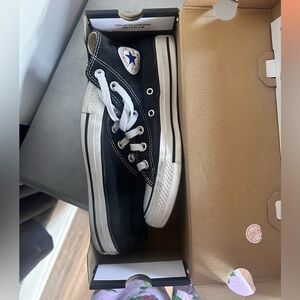 Black converse ! Still in box